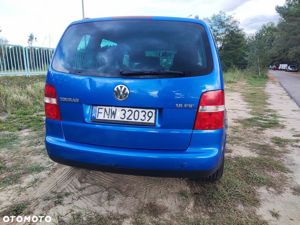 Volkswagen Touran 1.6 FSI Basis - 4