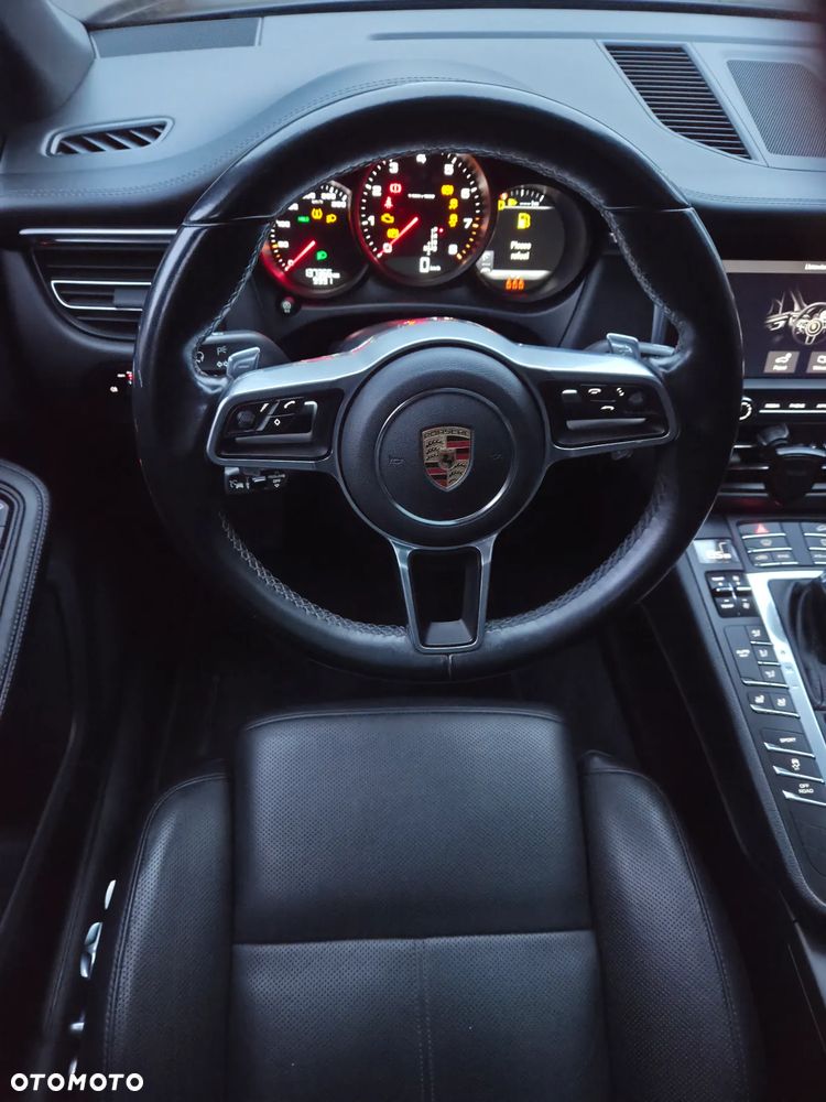 Porsche Macan - 28