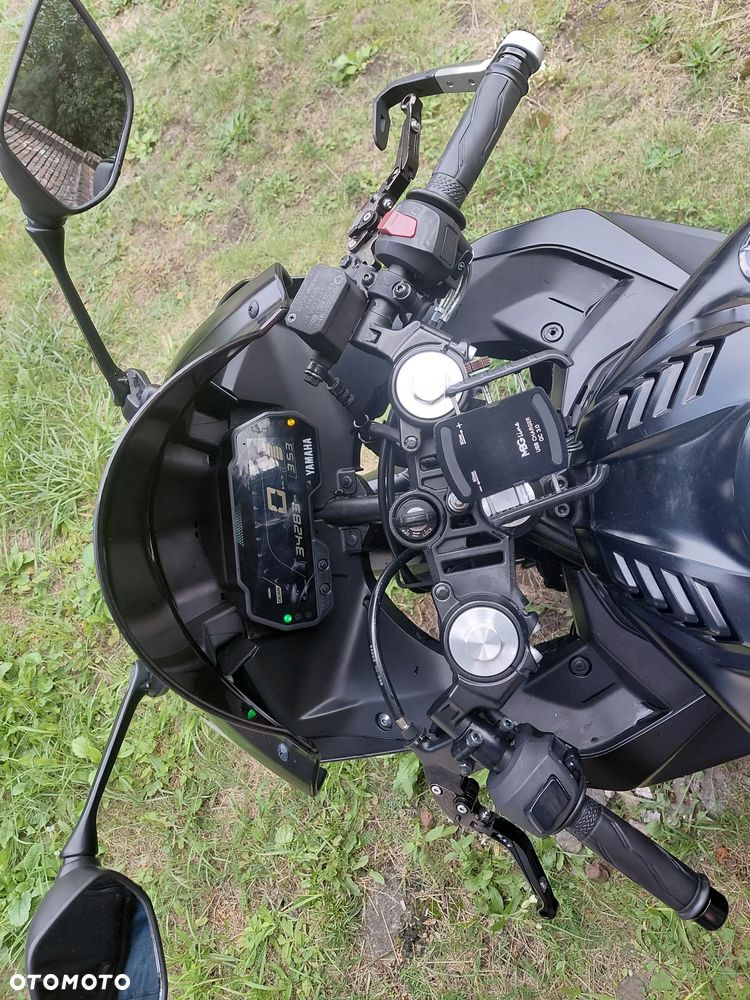 Yamaha YZF - 8