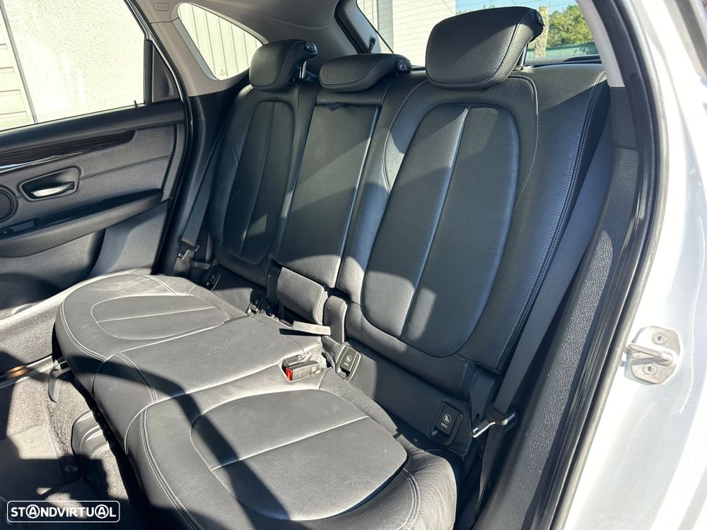 BMW 218 Active Tourer d Line Luxury Auto - 13