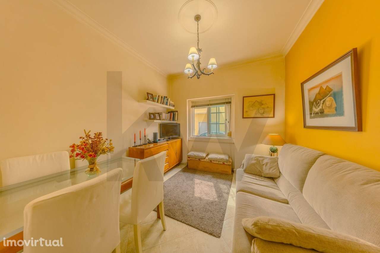 Prédio com 5 apartamentos e 1 loja a 200m da Praia na Costa da Caparic - Grande imagem: 3/40