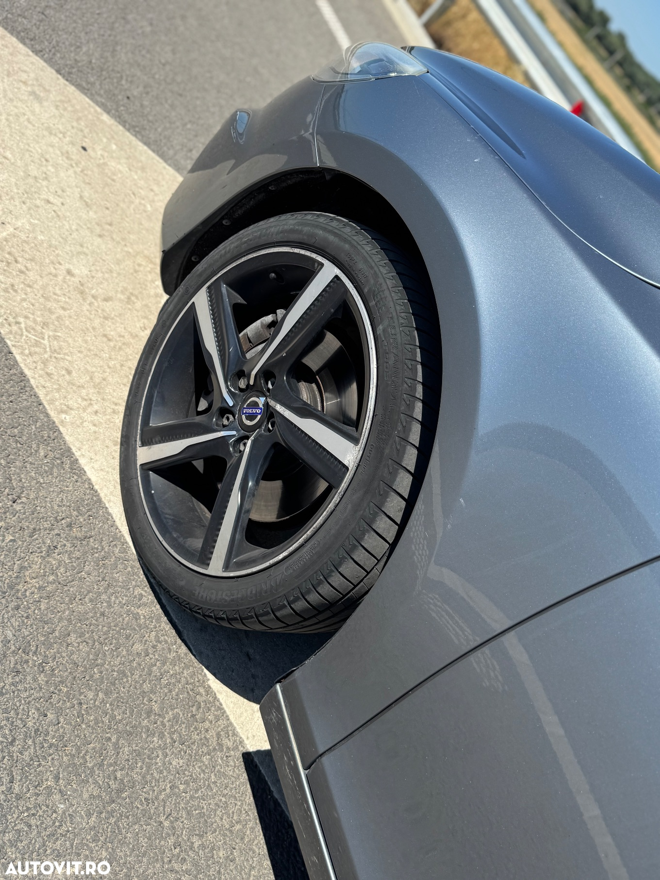 Volvo V40 D4 VEA R-Design - 3