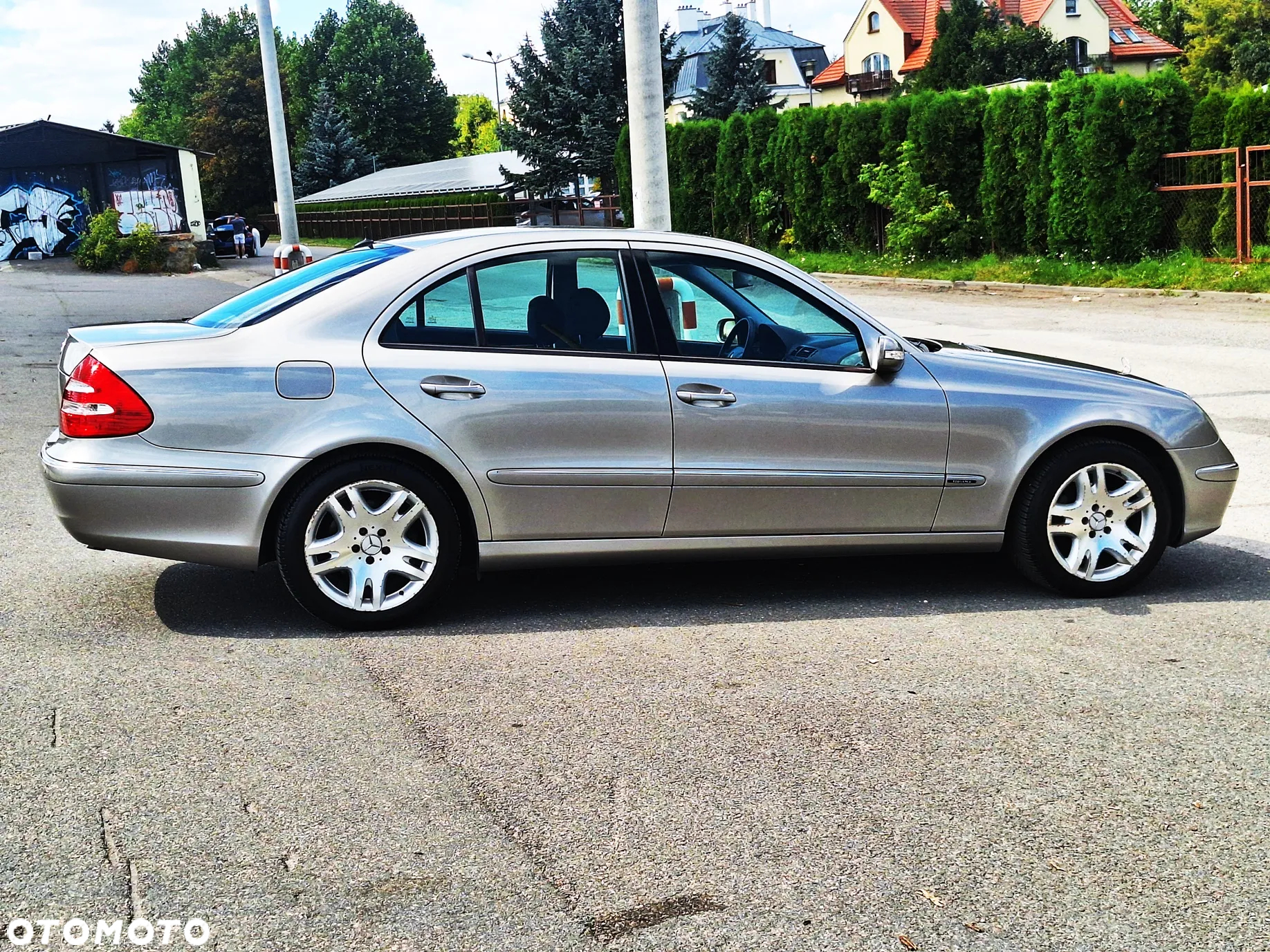 Mercedes-Benz Klasa E - 23