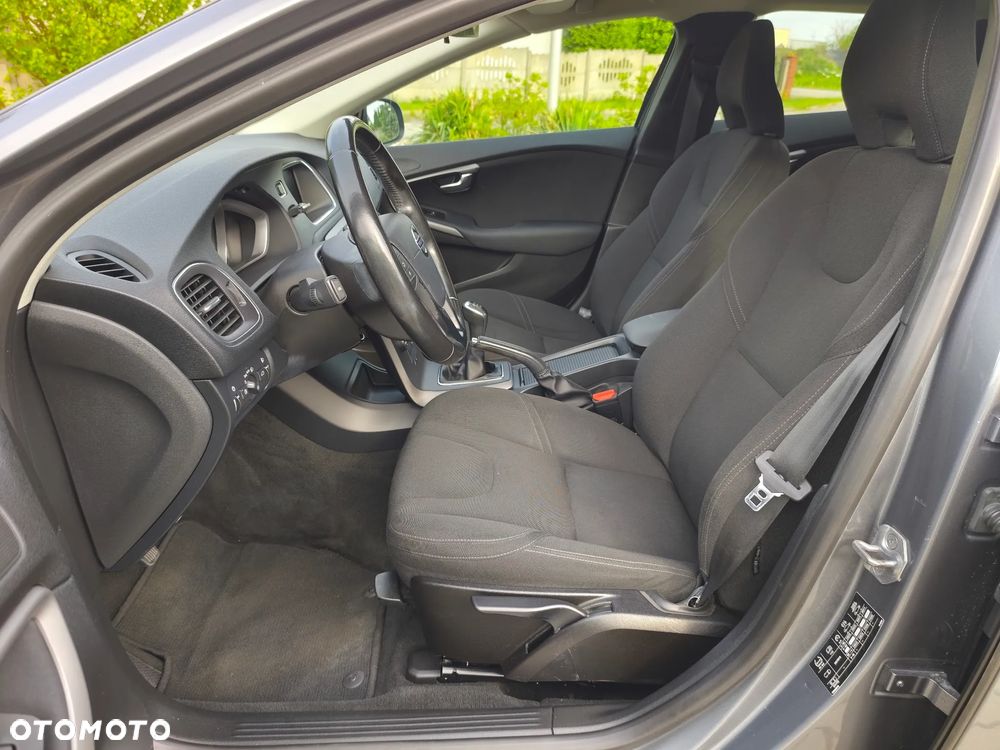 Volvo V40 D2 - 12