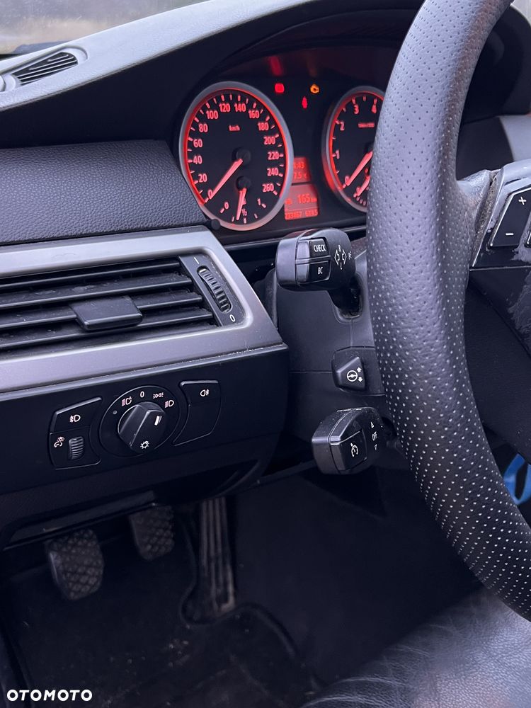 BMW Seria 5 520i Touring - 8