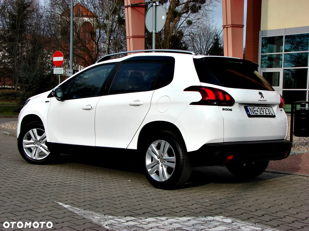 Peugeot 2008 1.2 Pure Tech Style EU6 - 5