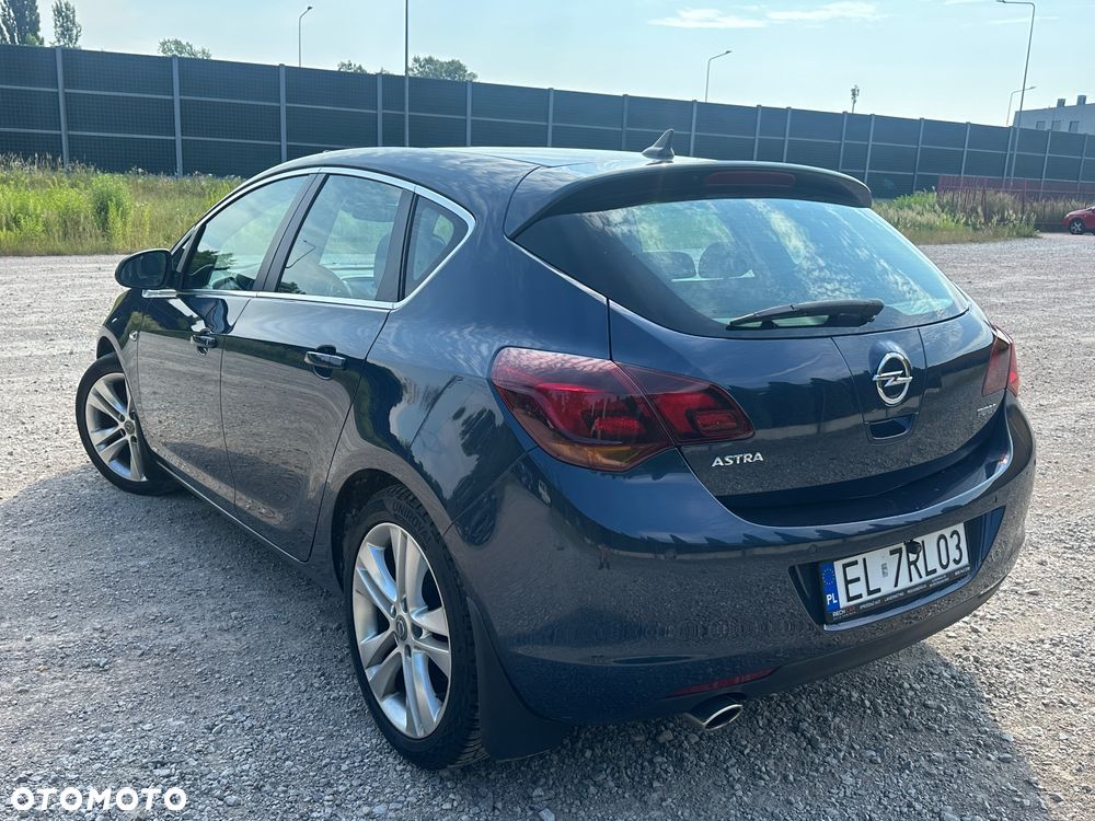 Opel Astra 1.6 Turbo Innovation - 4