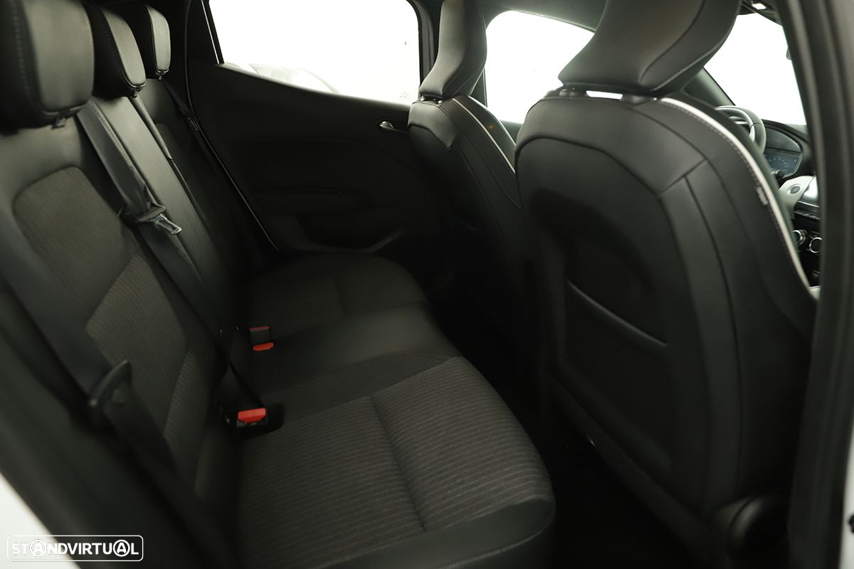 Renault Clio - 24