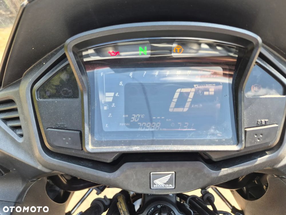 Honda VFR - 16