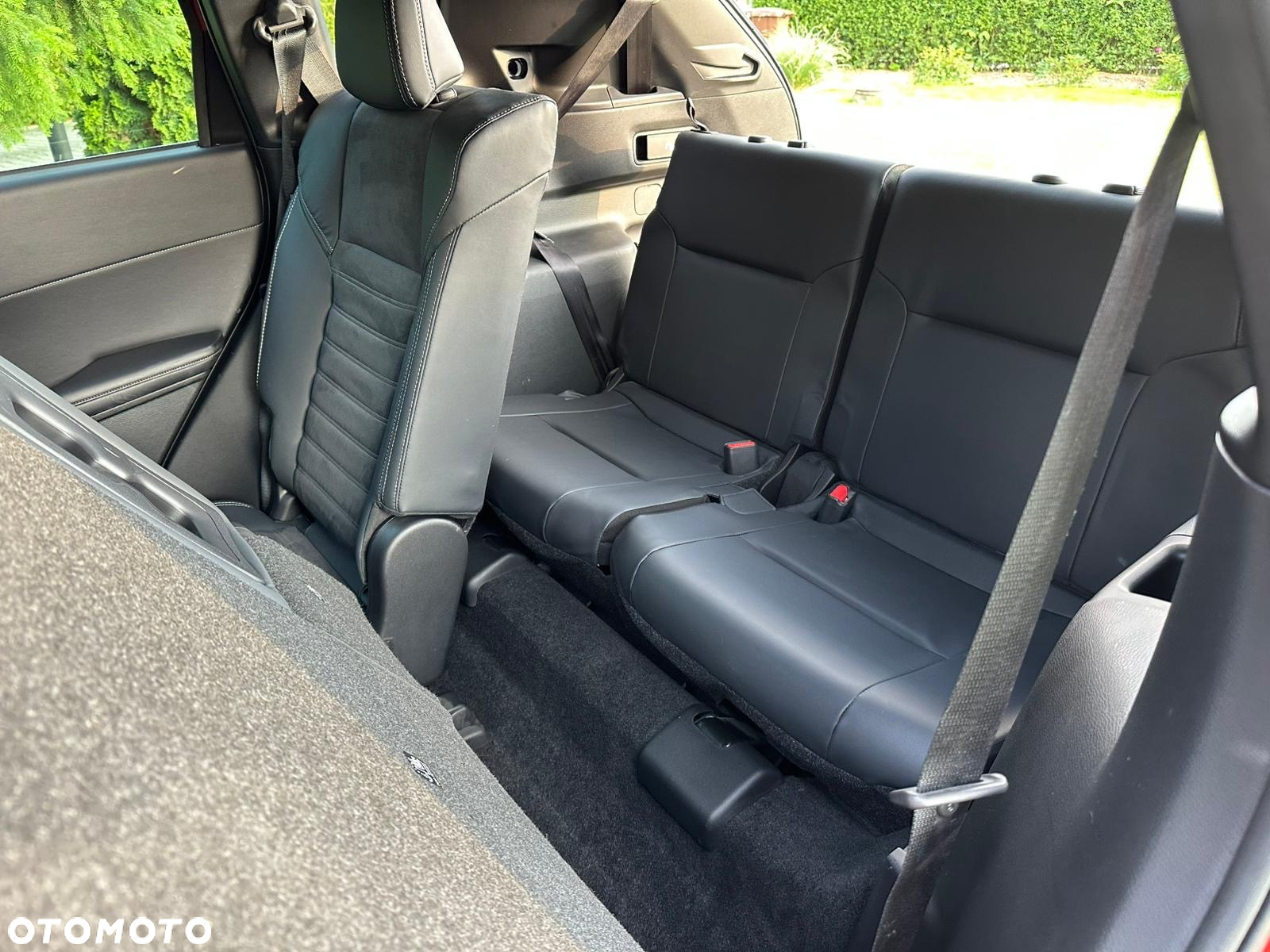 Mitsubishi Outlander - 11