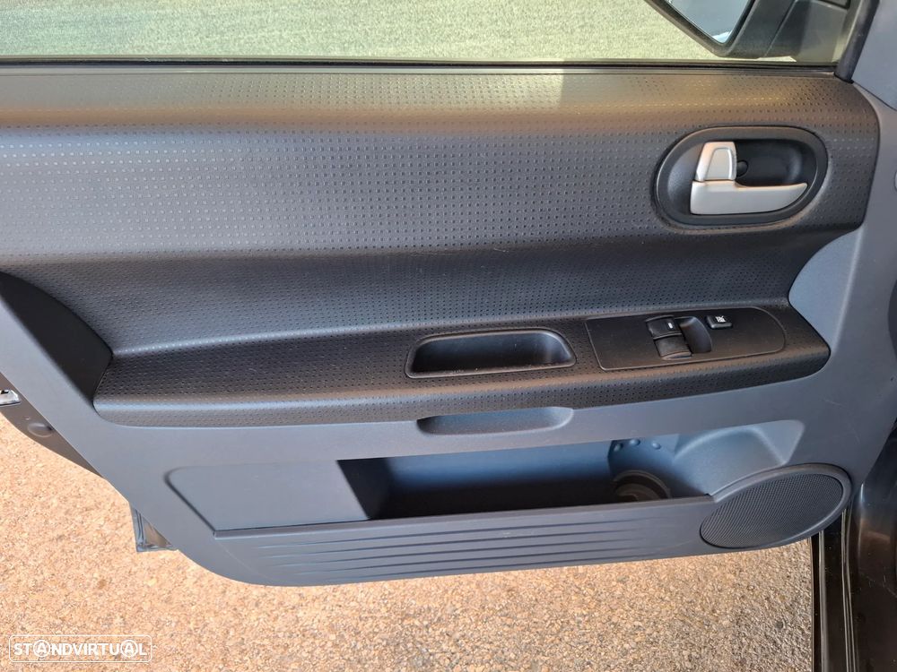 Mitsubishi Colt 1.1 Inform RCD - 22