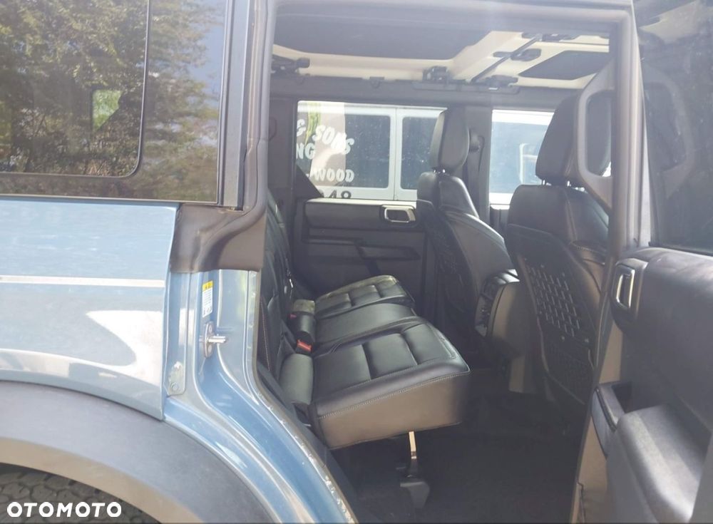 Ford Bronco - 10