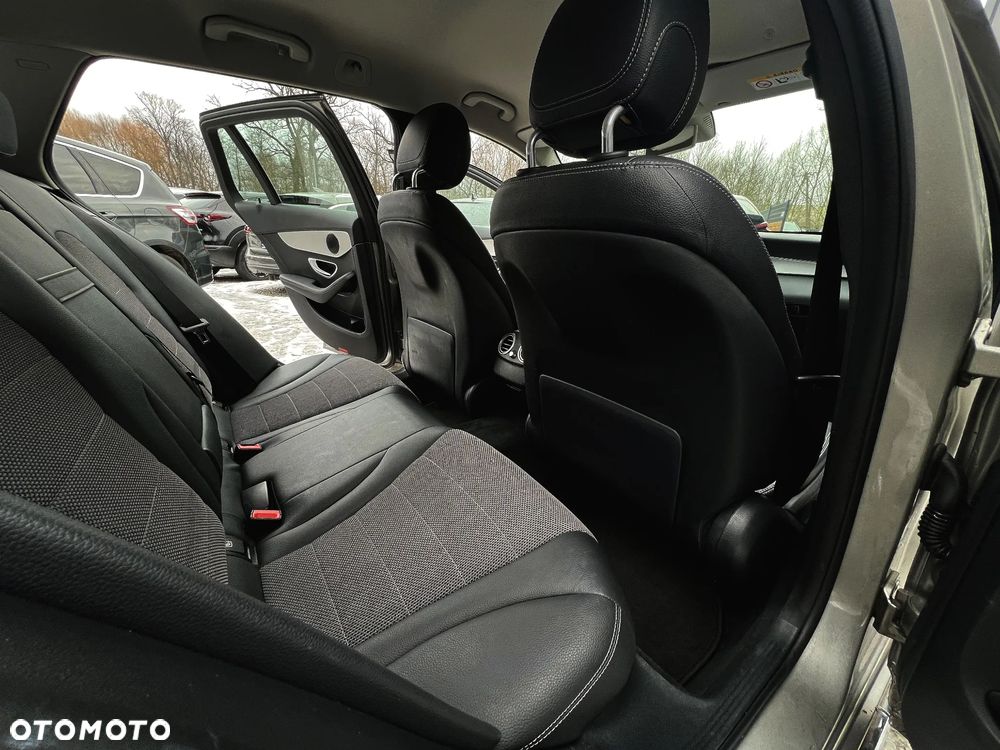 Mercedes-Benz Klasa C 220 d 9G-TRONIC - 22