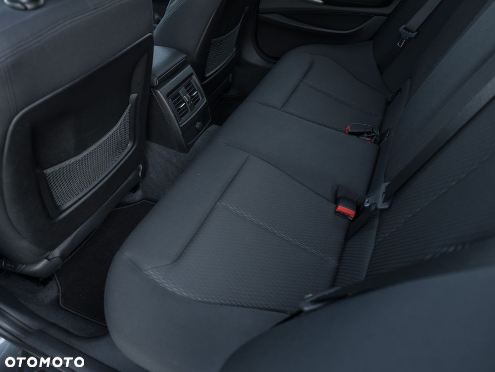 BMW Seria 1 116d Sport Line - 31