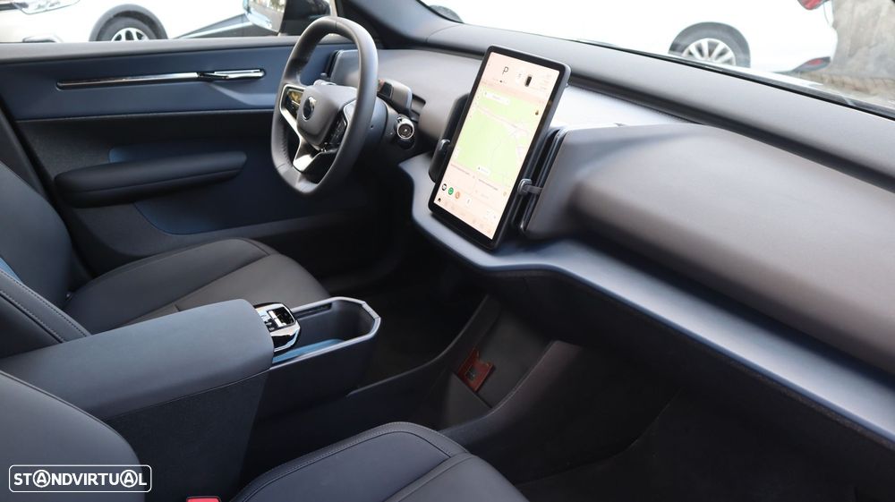 Volvo EX30 51 kWh Single Motor Black Edition - 17