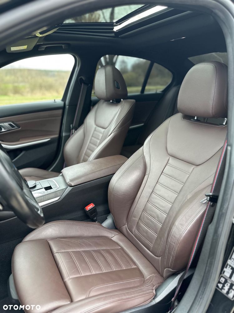 BMW Seria 3 320d xDrive M Sport Shadow sport - 11