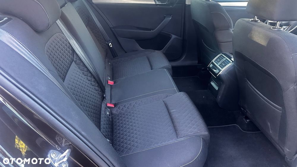 Skoda Superb 2.0 TDI SCR Style DSG - 6