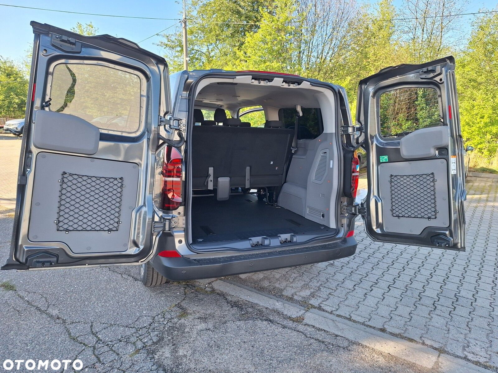 Volkswagen Caravelle - 24
