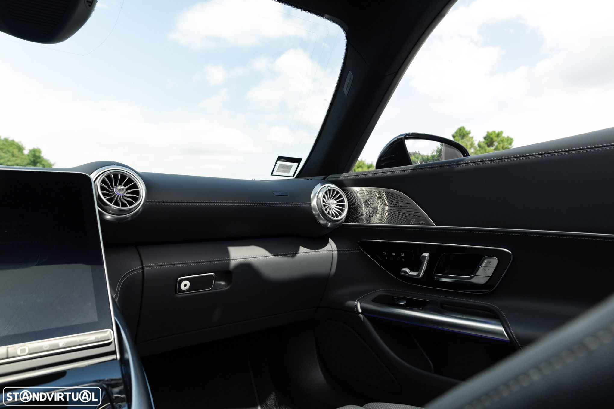 Mercedes-Benz SL 63 AMG 4Matic+ - 32