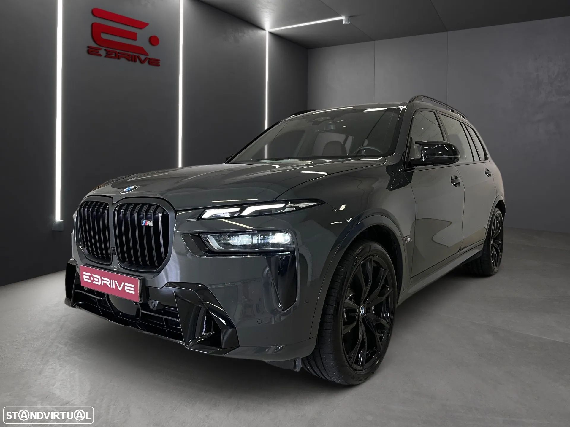 BMW X7 M M60i - 1