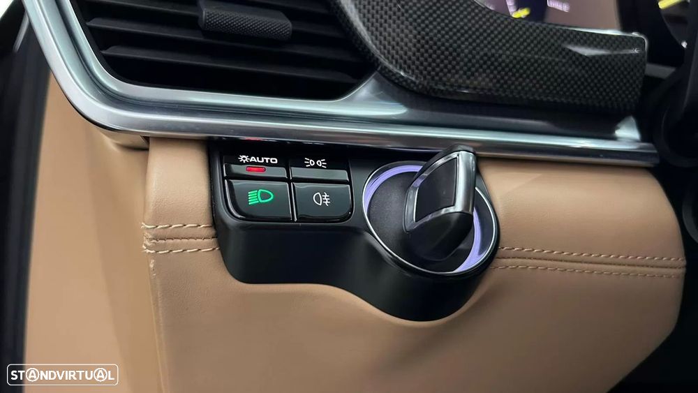 Porsche Panamera Sport Turismo 4 E-Hybrid Platinum Edition - 28
