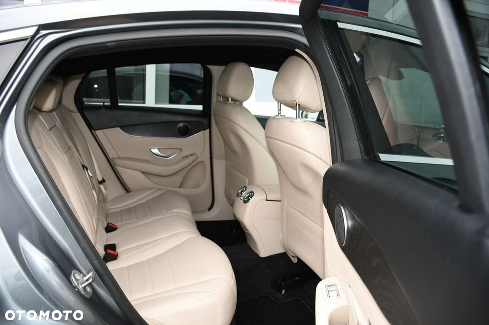 Mercedes-Benz GLC 200 d Business Edition - 29