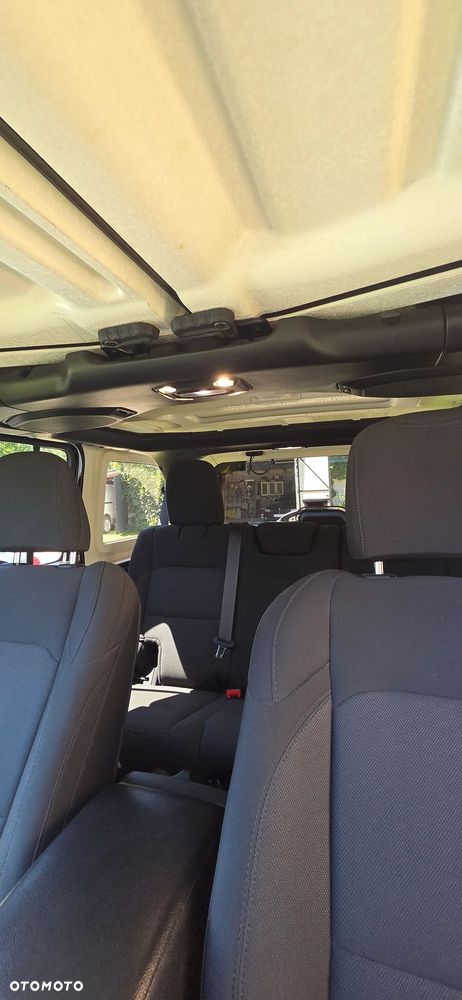 Jeep Wrangler - 22