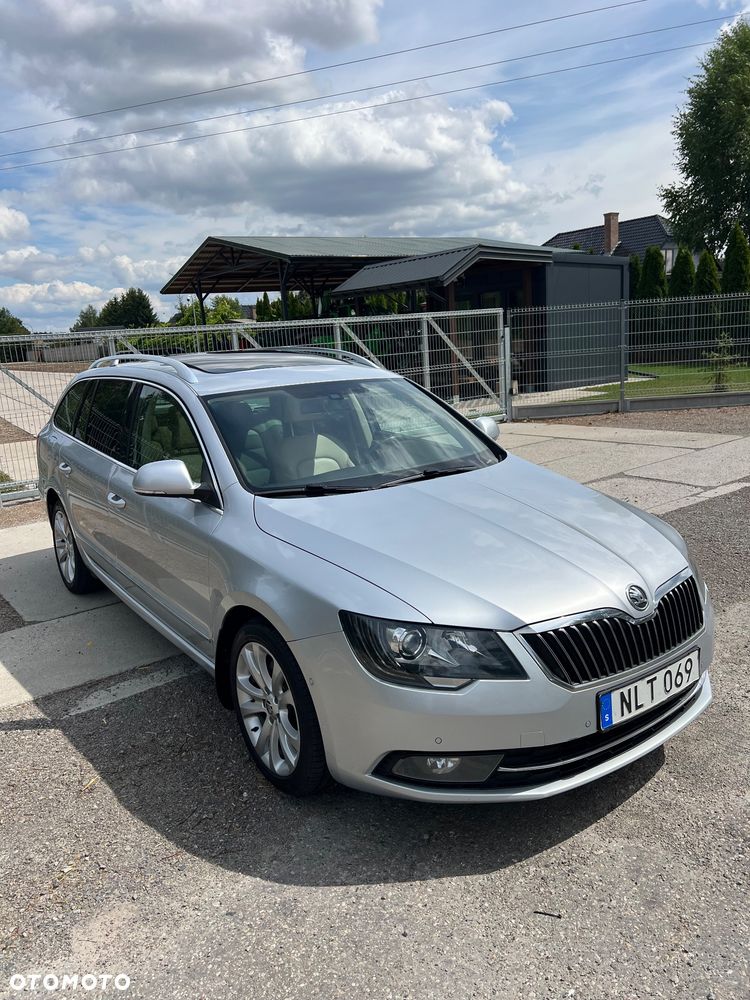 Skoda Superb 2.0 TDI 4x4 Elegance DSG - 2