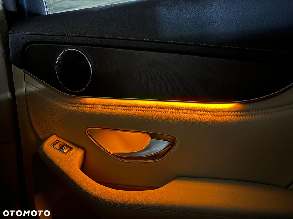 Mercedes-Benz GLC - 29