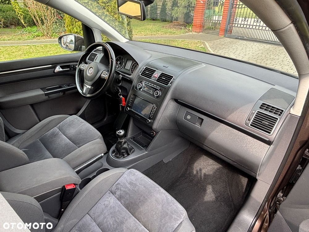 Volkswagen Touran 2.0 TDI DPF BlueMotion Technology Comfortline - 32
