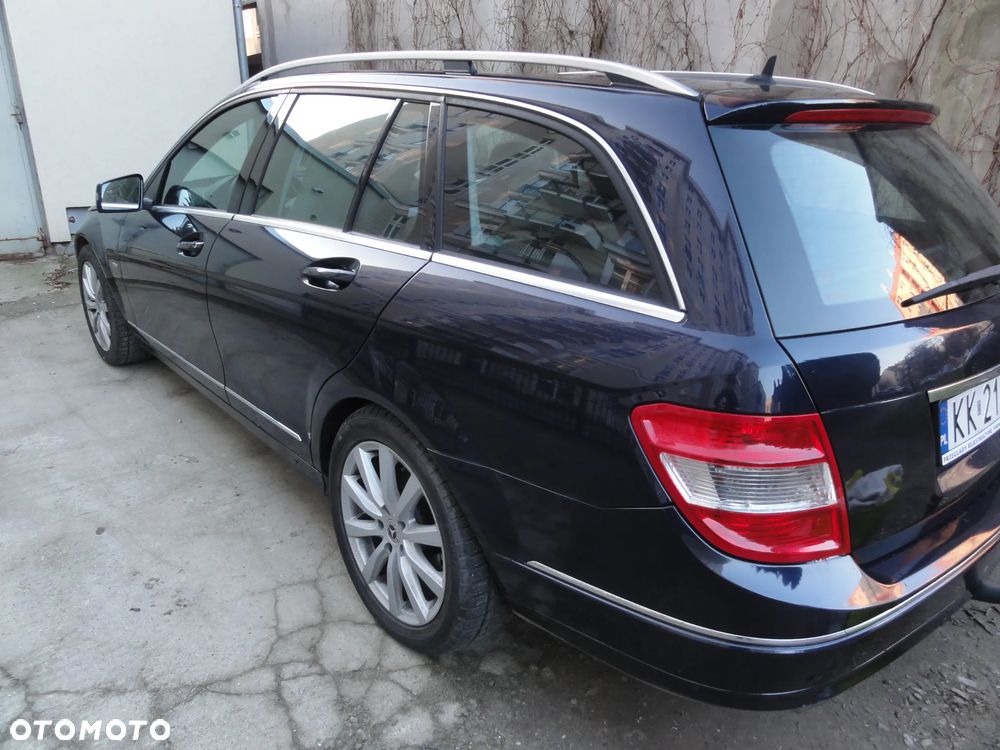 Mercedes-Benz Klasa C 180 CGI BlueEff Elegance - 4