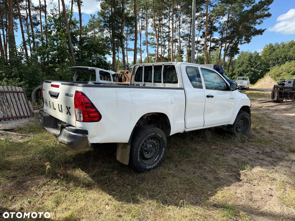 Toyota Hilux 2.4 D-4D Single Cab DLX 4x4 - 1