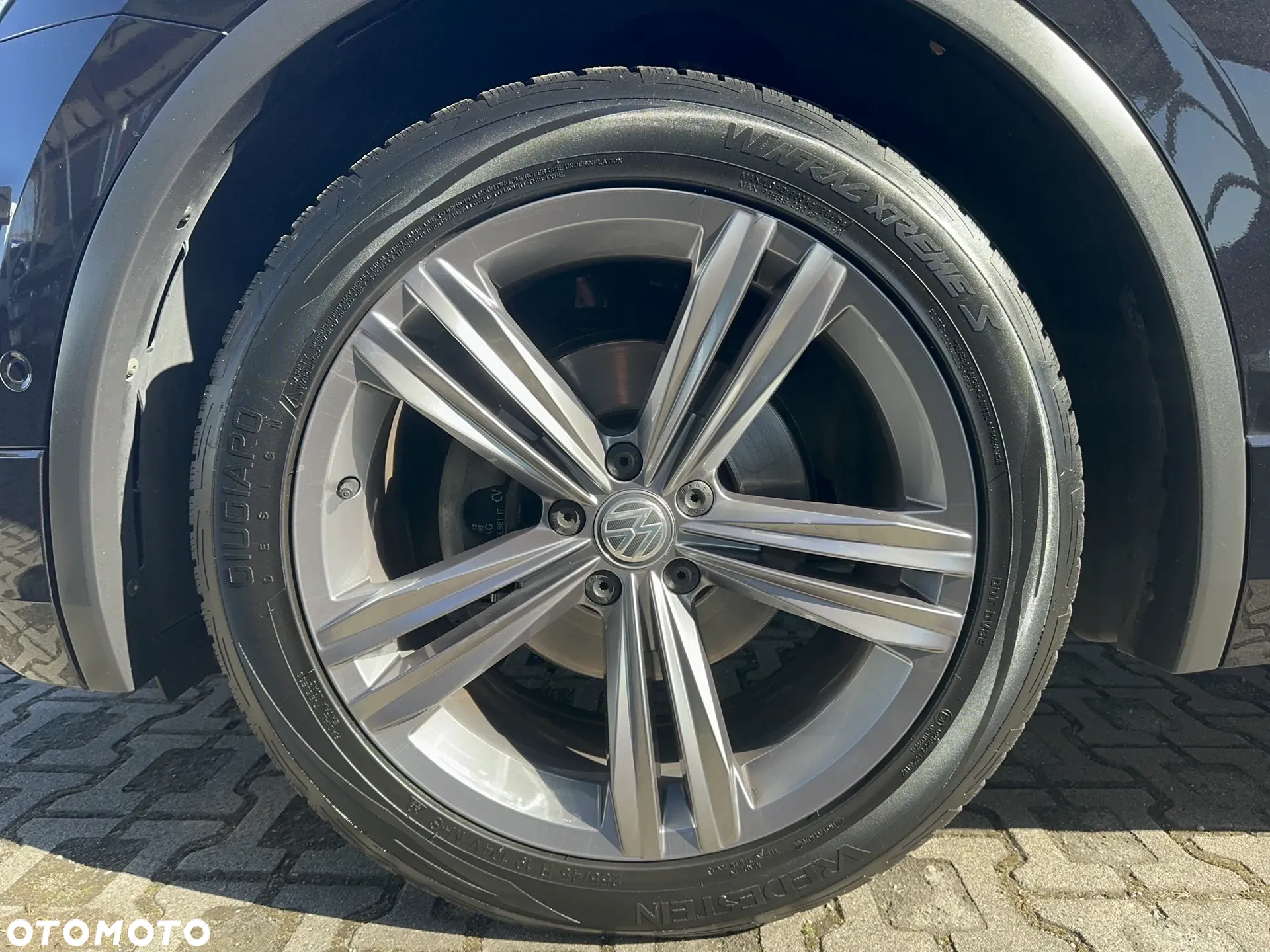 Volkswagen Tiguan - 12