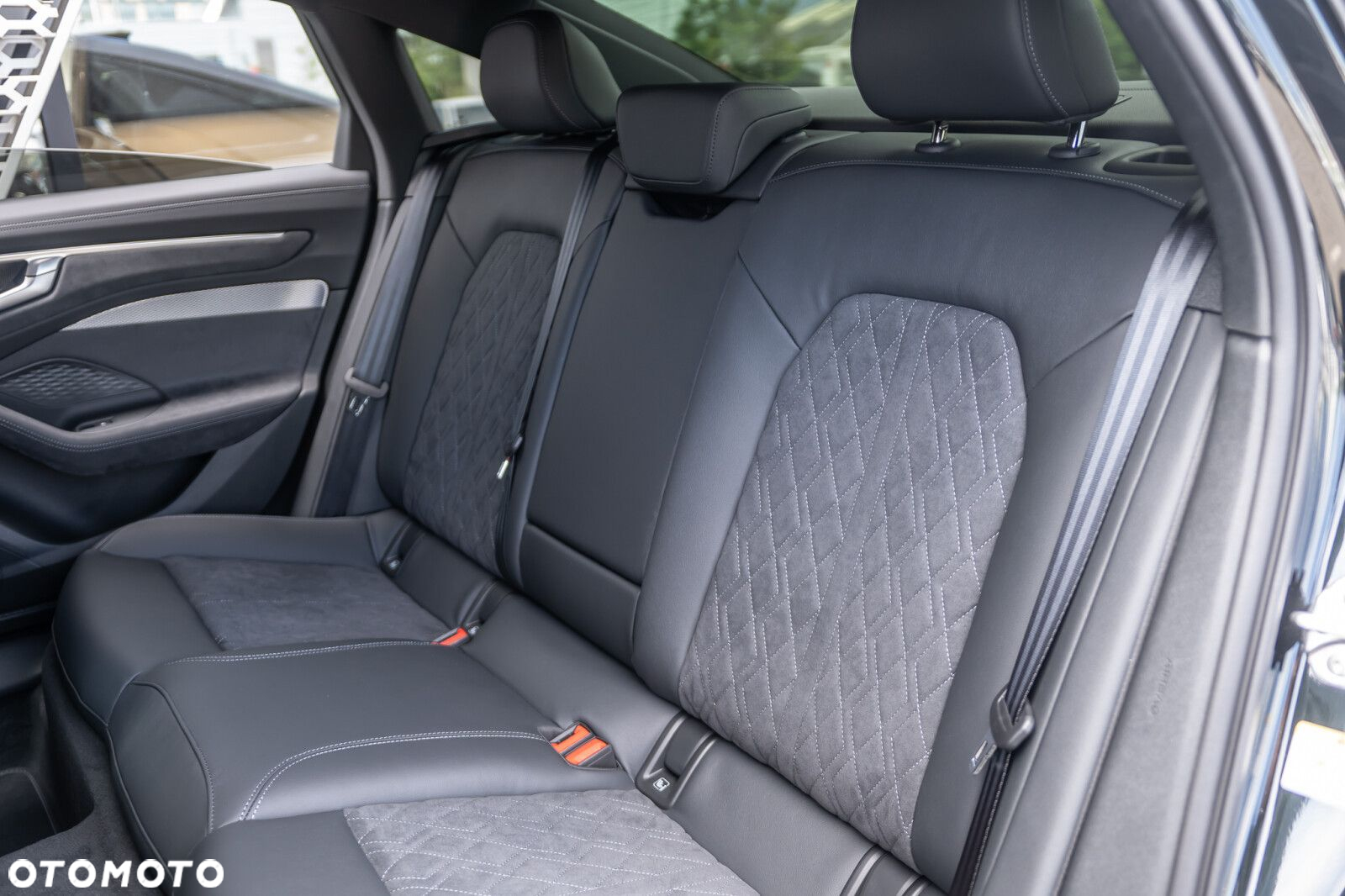 Audi A6 - 12