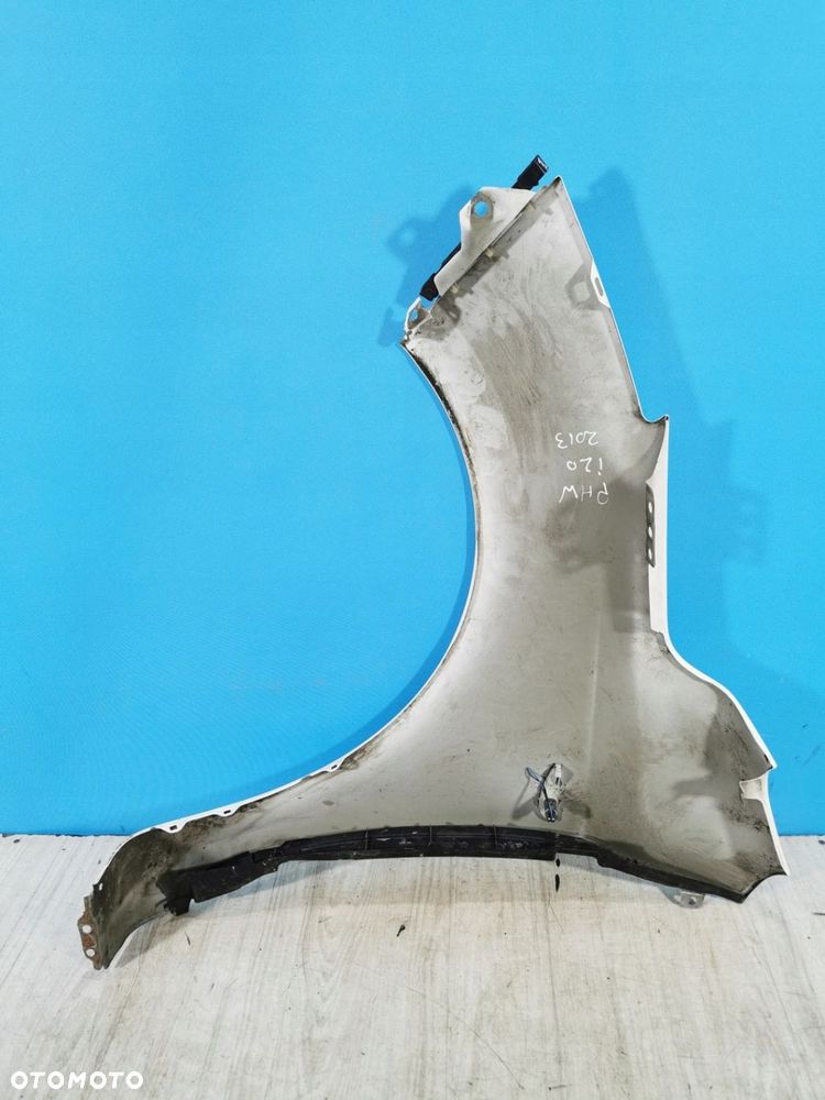 Hyundai I20 I 20 PB Lift błotnik przód przedni prawy ślizg PHW - 9