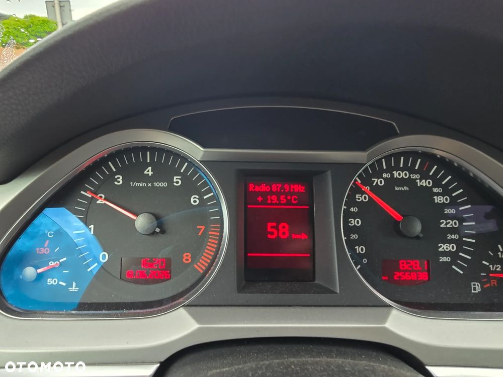 Audi A6 Avant 2.4 quattro - 13