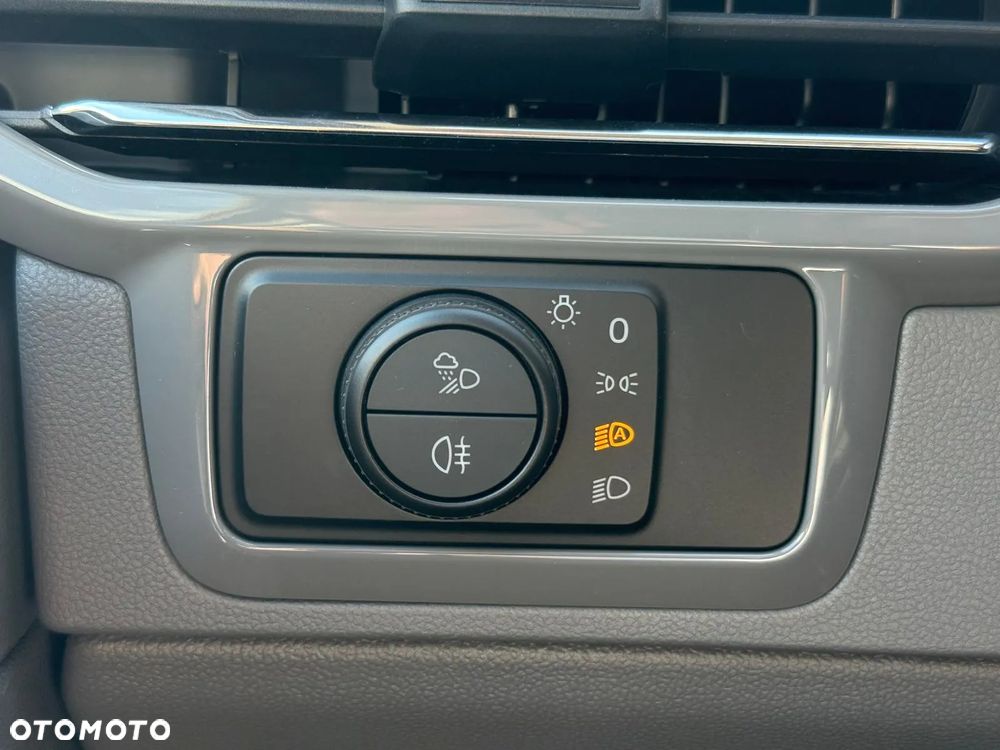 Volkswagen Caravelle - 24