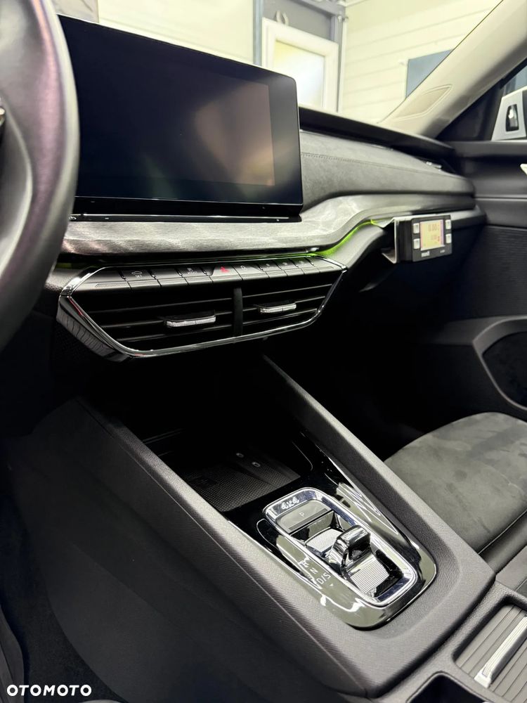 Skoda Octavia 2.0 TDI 4x4 Scout DSG - 10