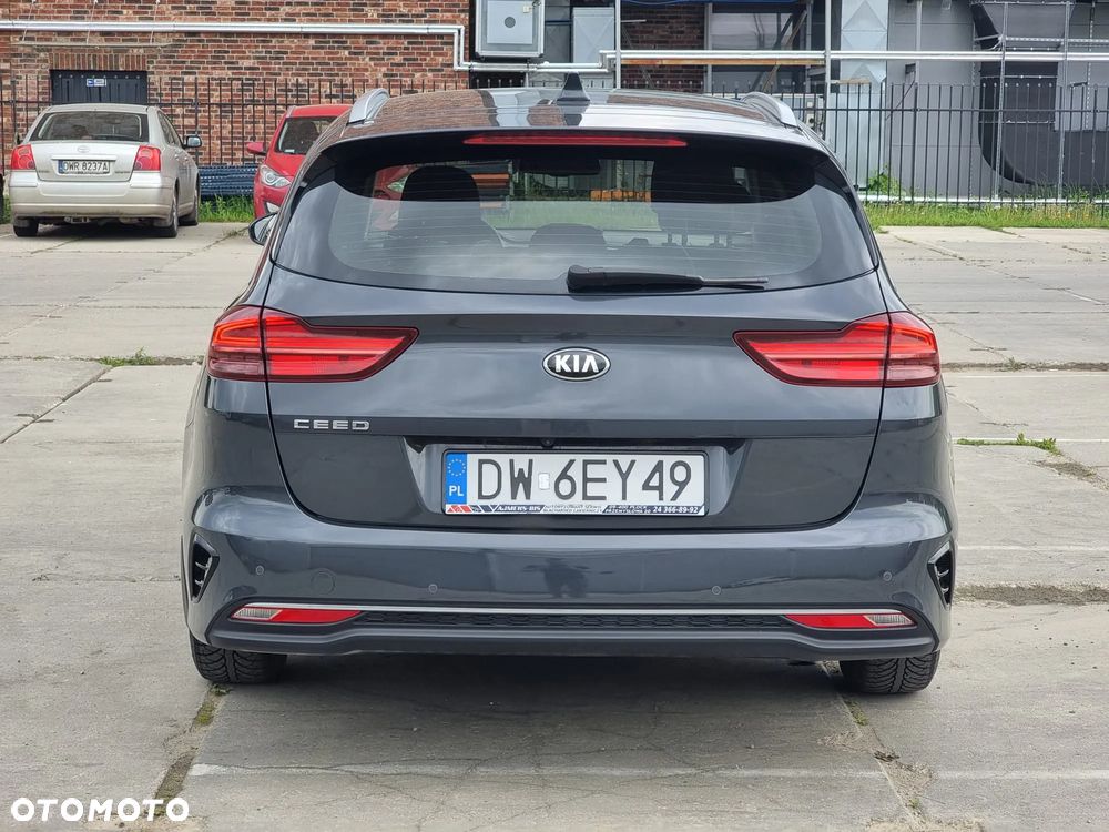 Kia Ceed 1.6 CRDi mHEV M - 6