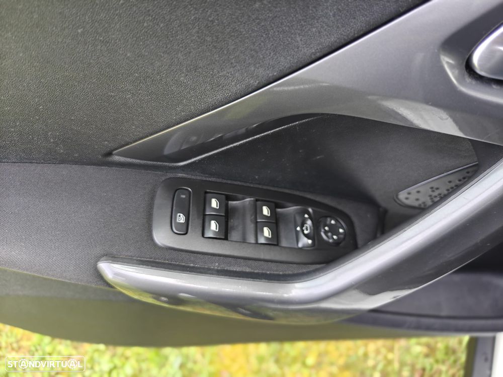 Peugeot 2008 1.2 PureTech Style - 24