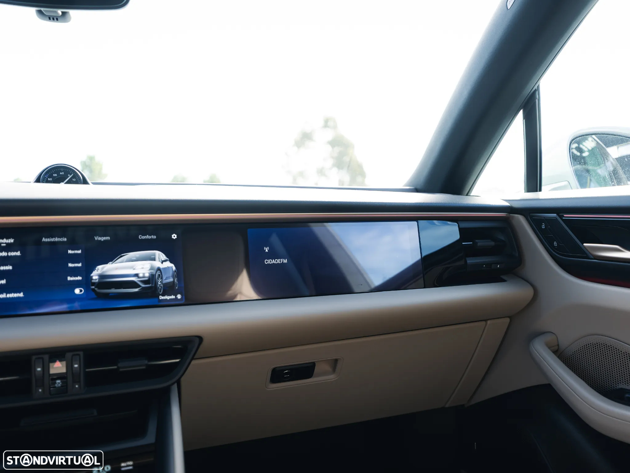 Porsche Macan Electric 4 - 19