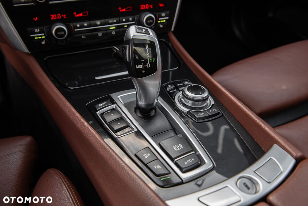 BMW 5GT - 27
