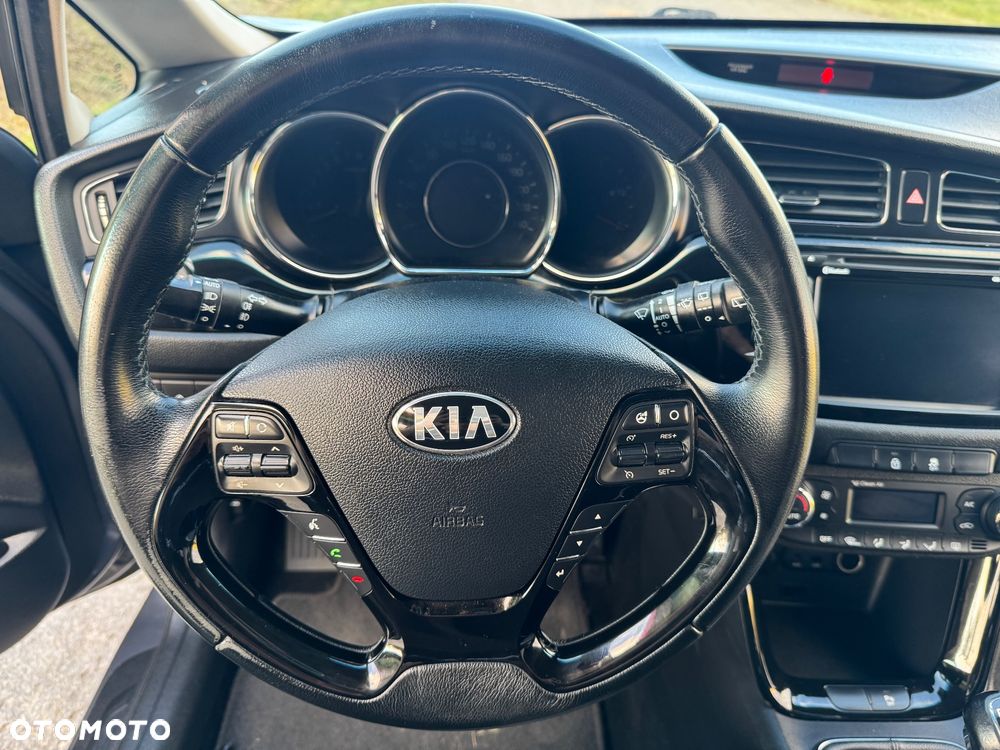 Kia Ceed 1.6 GDI Platinum Edition - 29