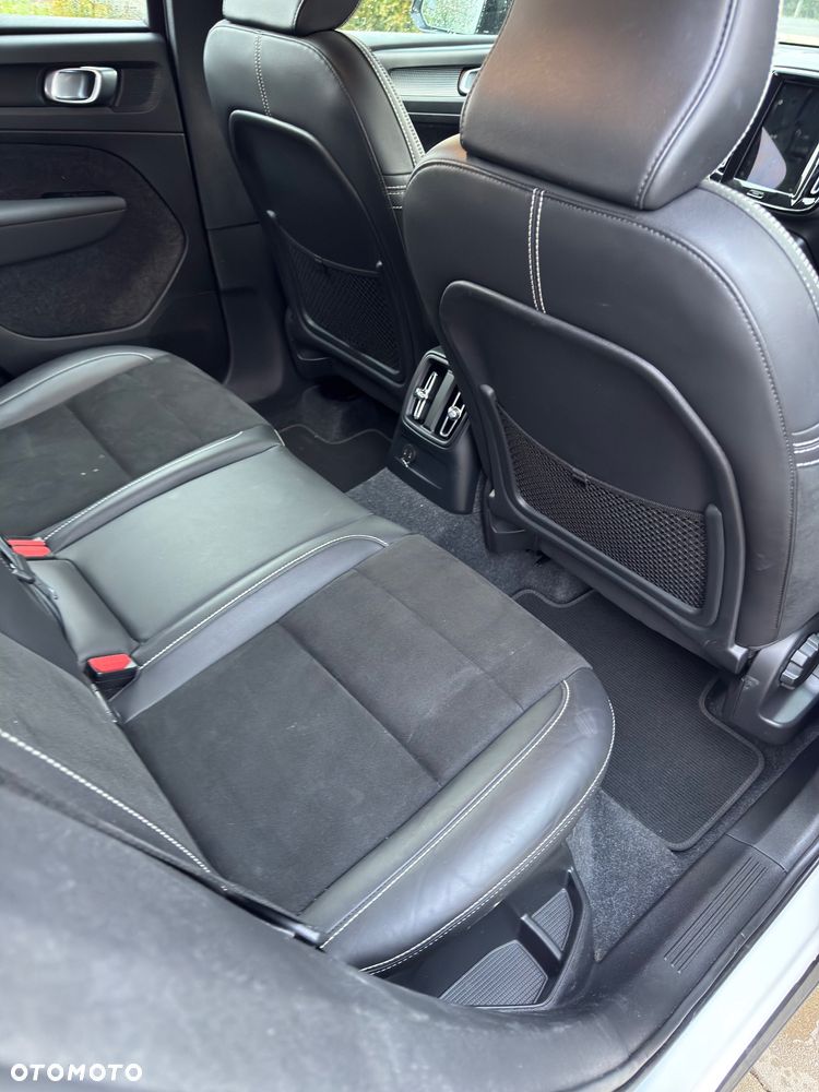 Volvo XC 40 T5 Plug-In Hybrid Plus Dark - 11