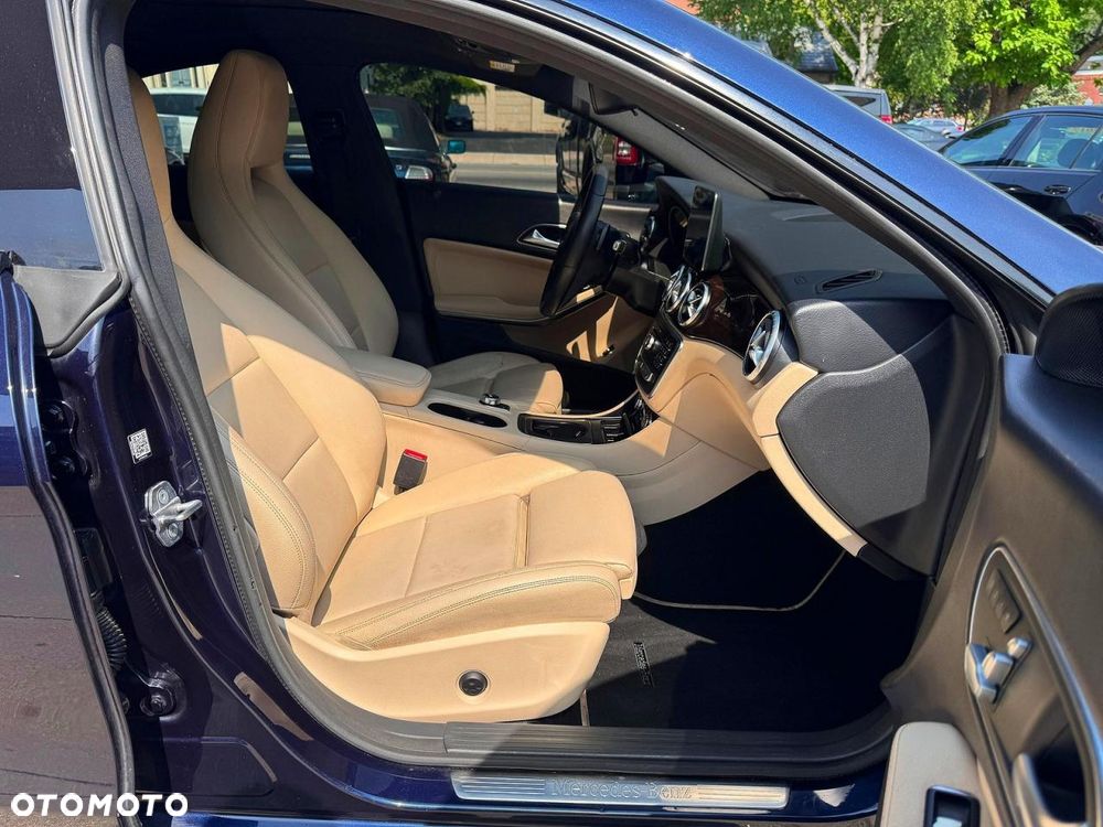 Mercedes-Benz CLA 250 4-Matic AMG Line - 2