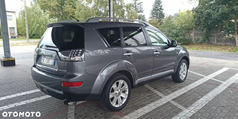 Mitsubishi Outlander 2.2 DID Intense + - 14