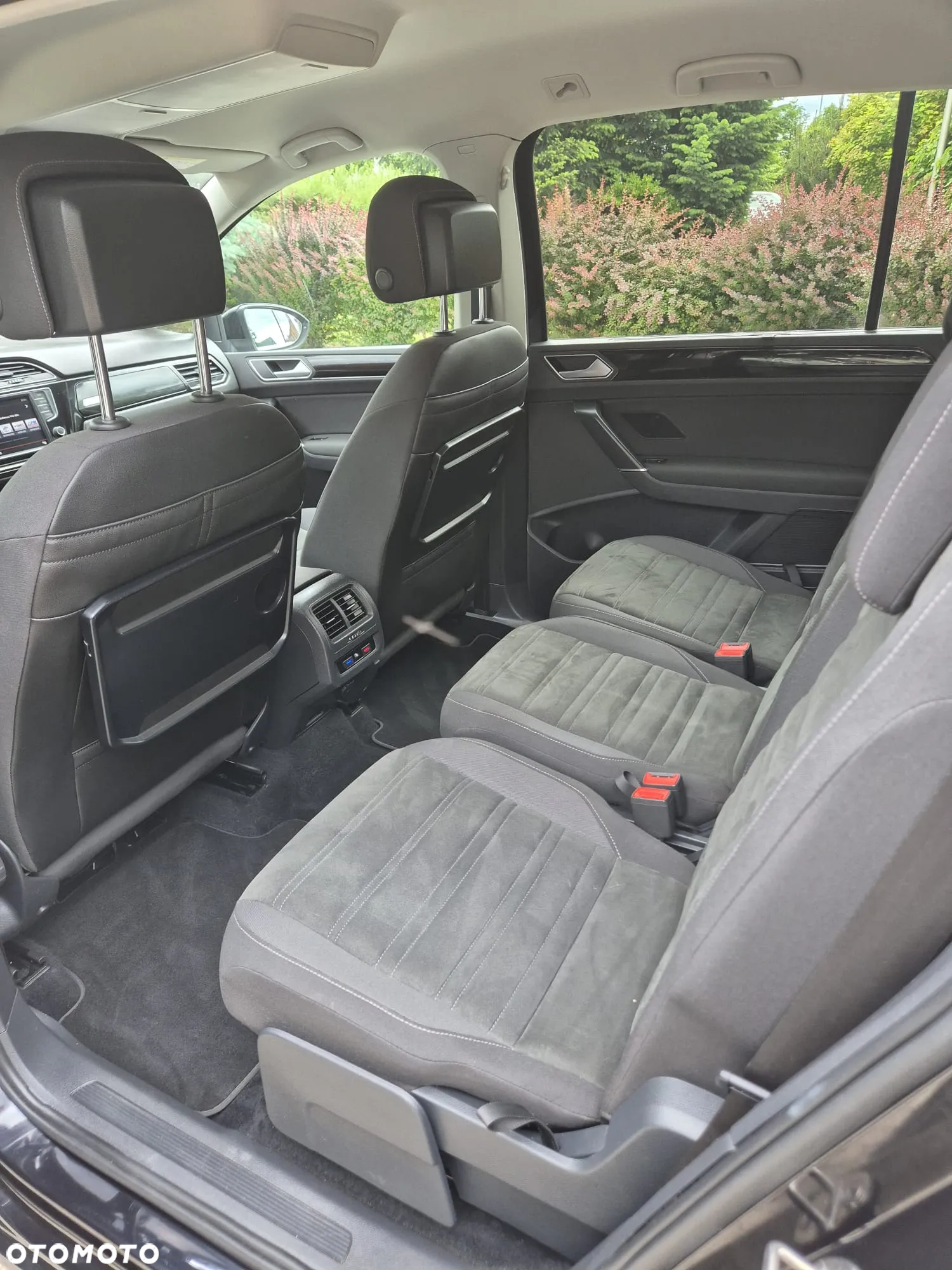 Volkswagen Touran 2.0 TDI BMT Highline - 12