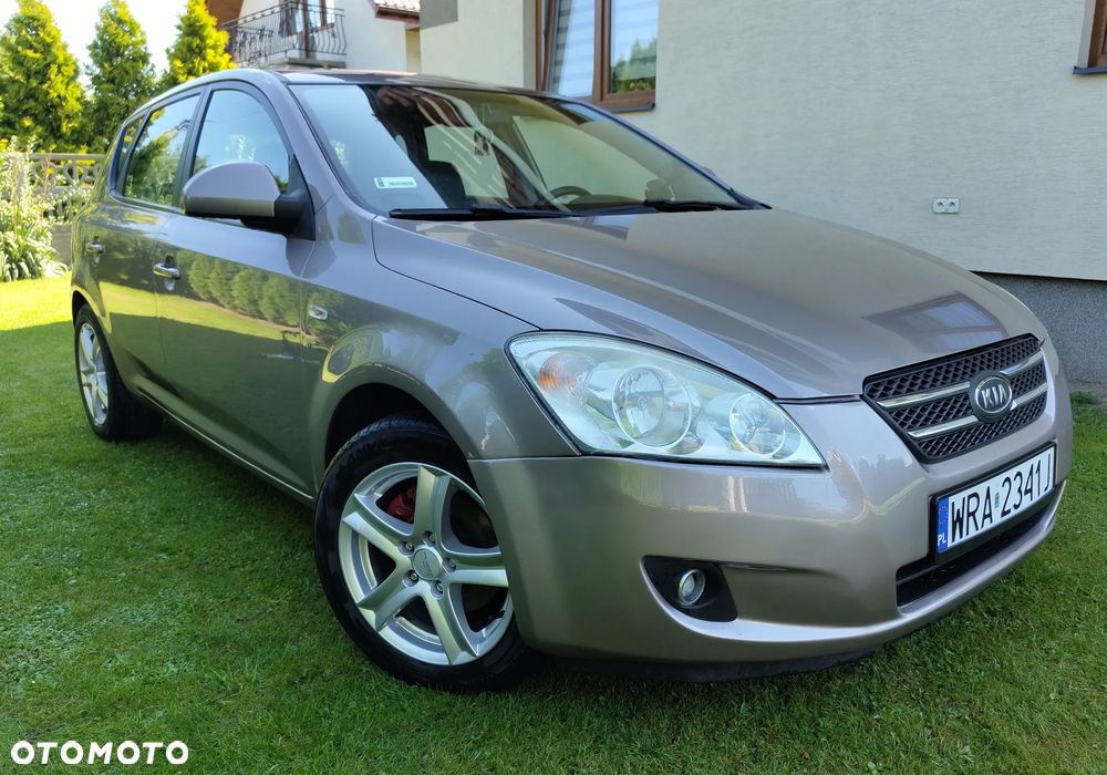 Kia Ceed 1.6 Crdi Comfort - 1