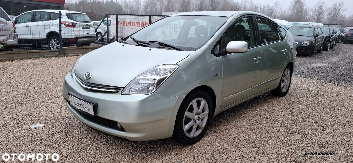 Toyota Prius - 4