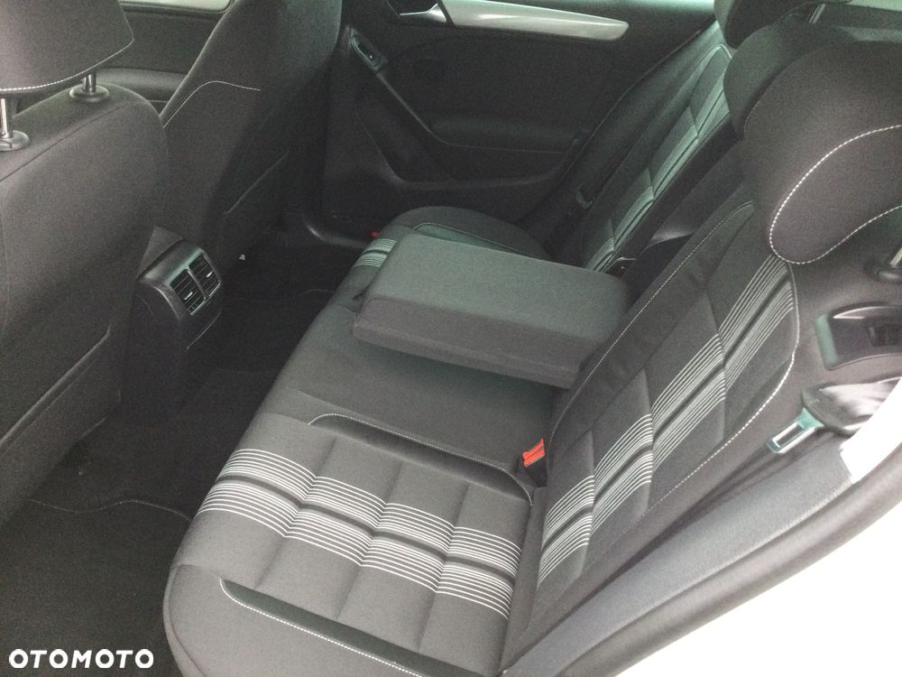 Volkswagen Golf 1.4 TSI MATCH - 9